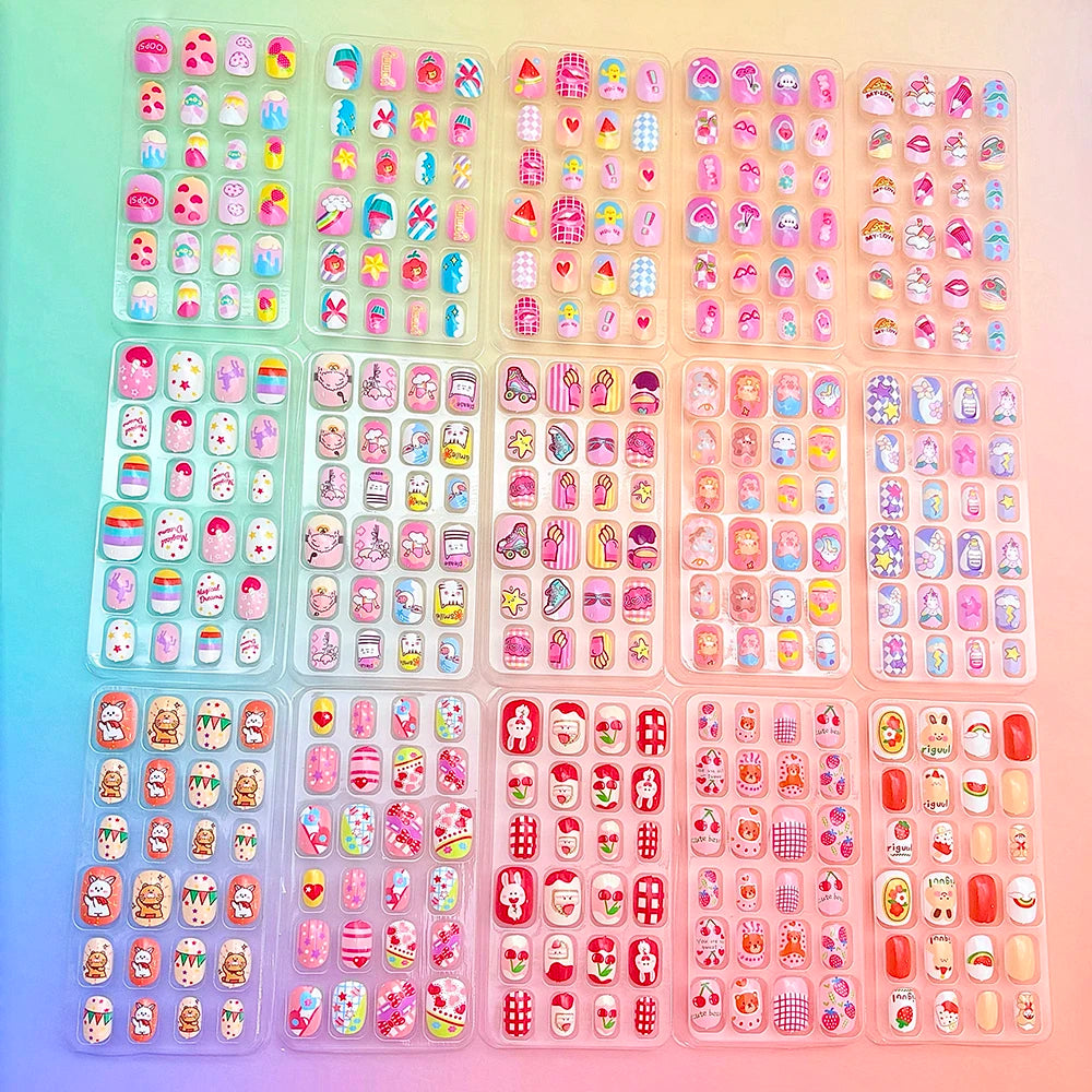 120Pcs/Box Cartoon Children Press On Nails Short Round Fake Nail Full Cover False Fingertips for Kid Girl Festival Birthday Gift